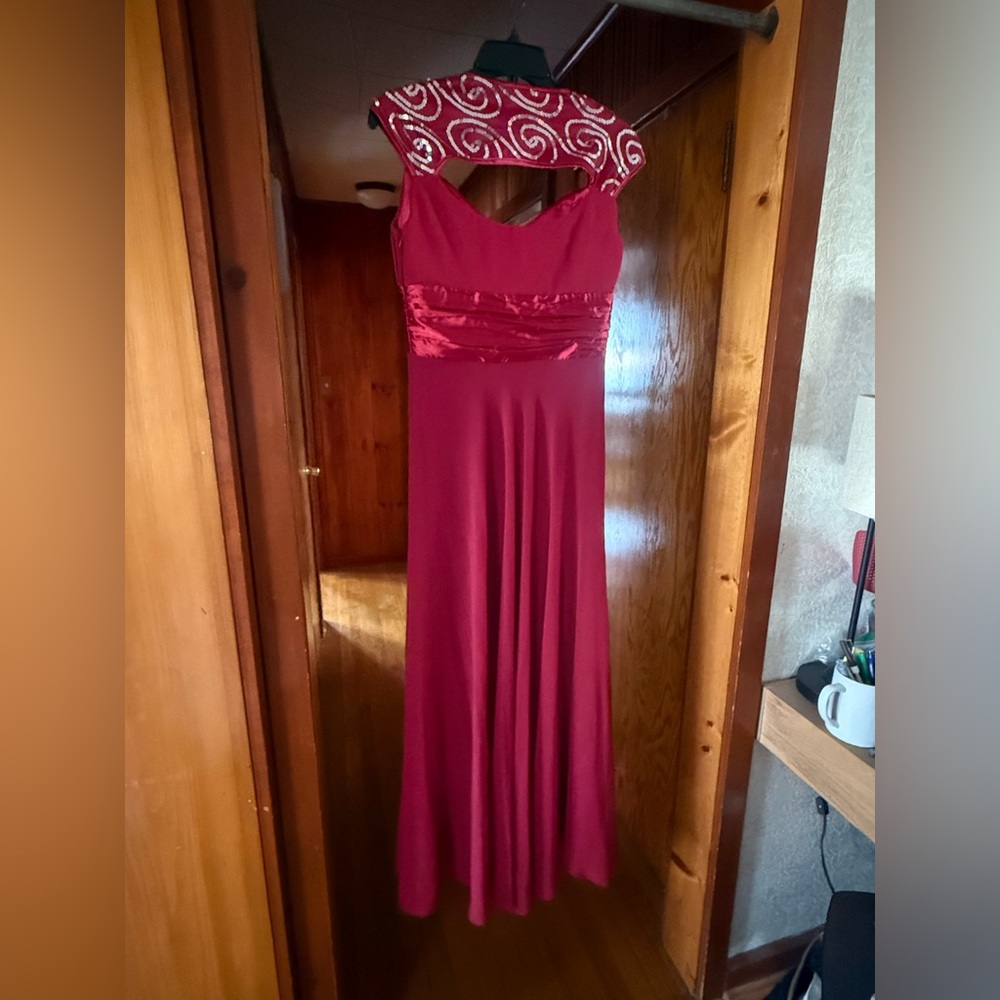 Ever Pretty Burgundy Maxi Evening Gown